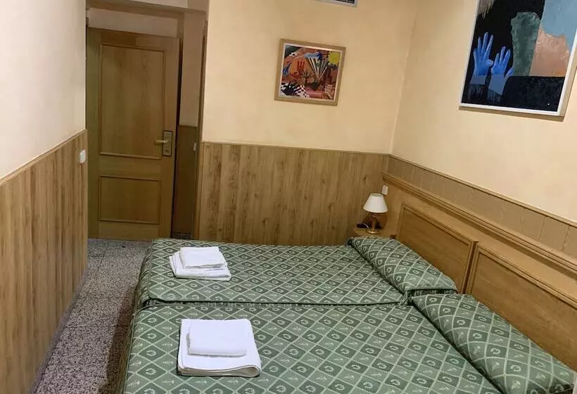 Hostal Juan Xxiii   Madrid Norte