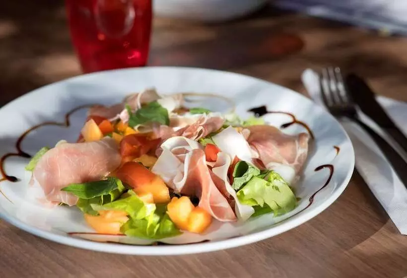 호텔 Campanile Lyon Sud Feyzin