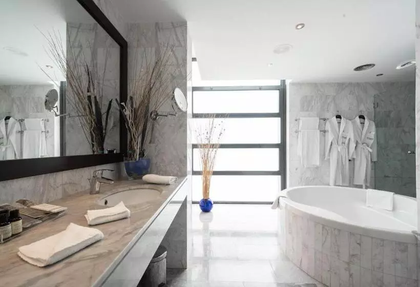 Catalonia Gran Hotel Verdi