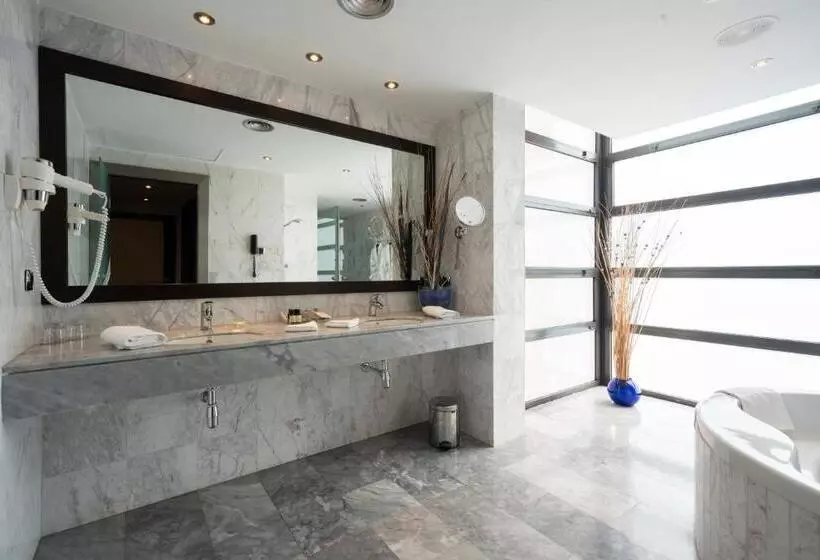 Catalonia Gran Hotel Verdi