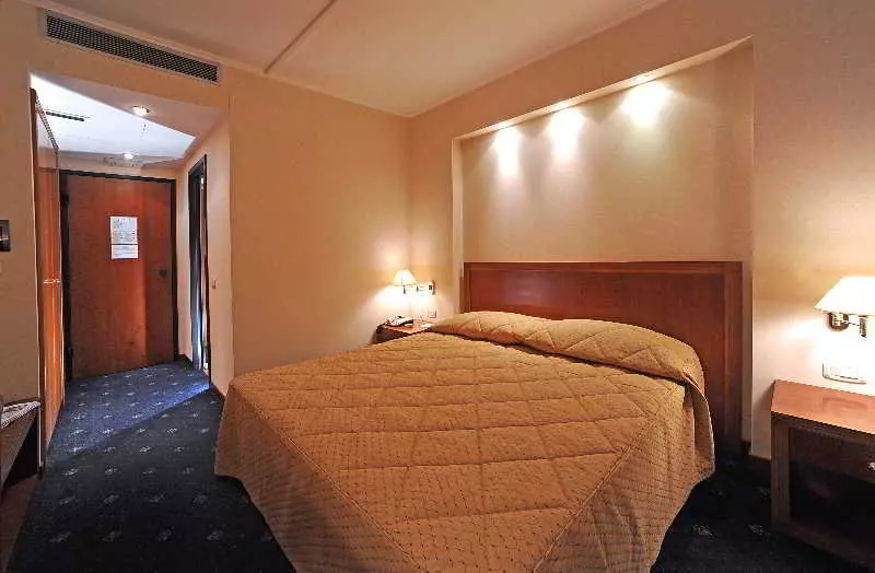 ホテル Cavalieri Park