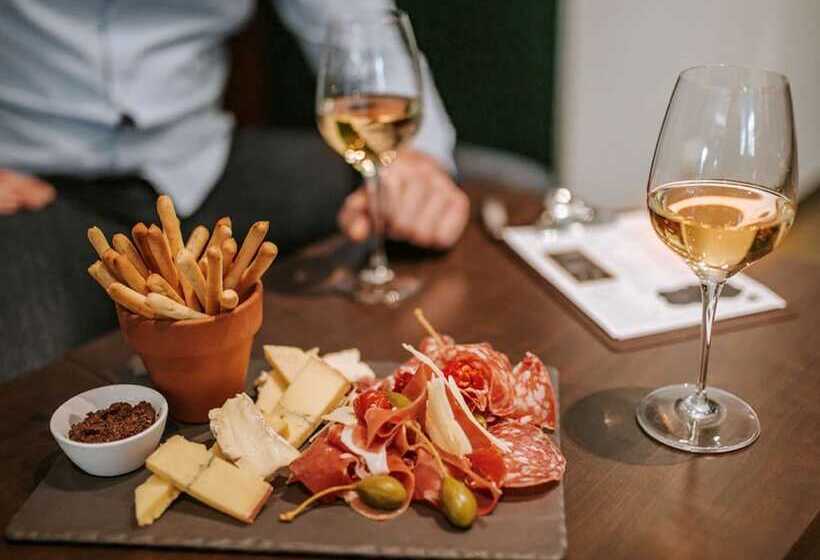 هتل Ibis Styles Arles Palais Des Congrès