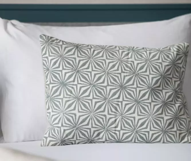 Inhabit Queen S Gardens, A Member Of Design Hotels