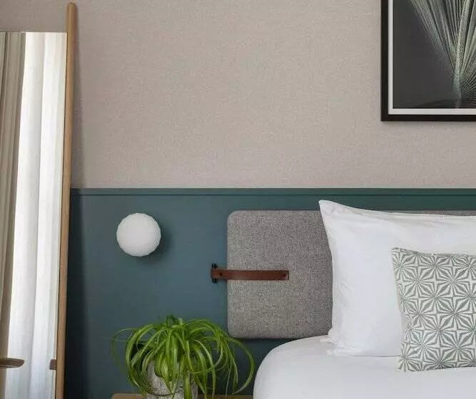 Inhabit Queen S Gardens, A Member Of Design Hotels