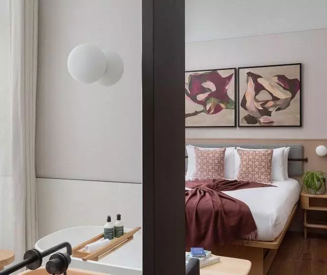 Inhabit Queen S Gardens, A Member Of Design Hotels