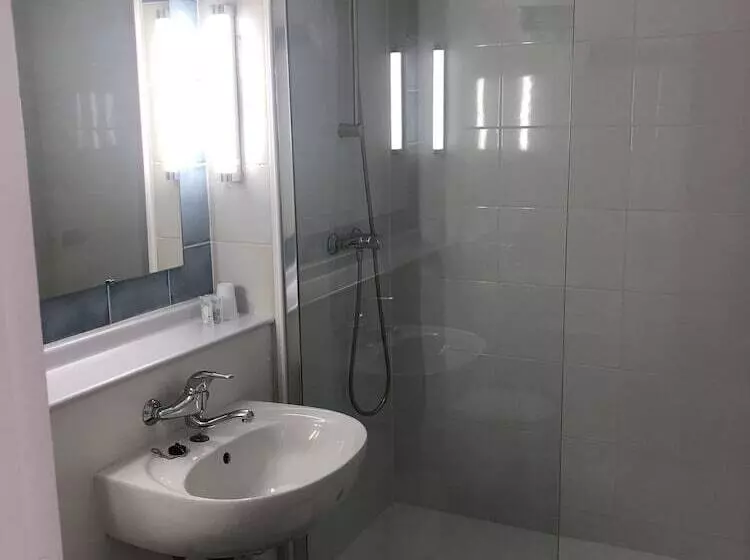 ホテル Kyriad Direct Nancy Sud  Vandoeuvre