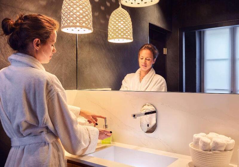 هتل Mercure Paris Opera Garnier Hôtel & Spa