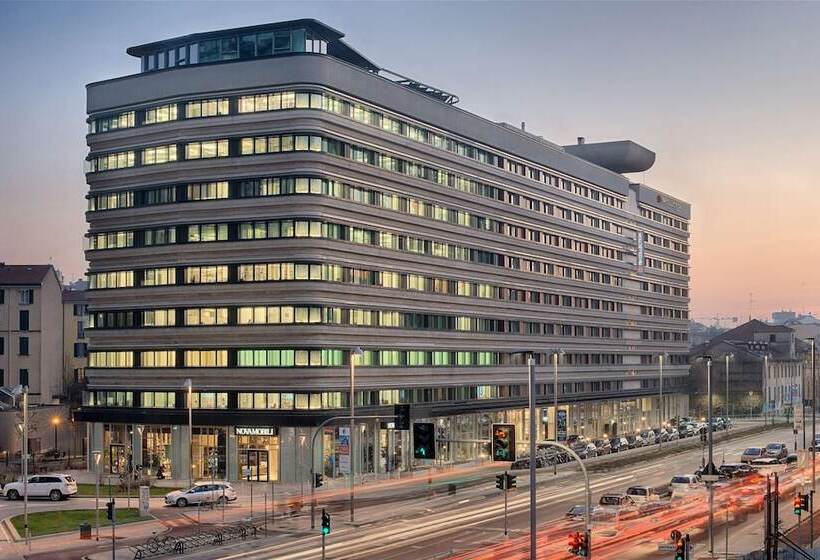 Отель NH Collection Porta Nuova