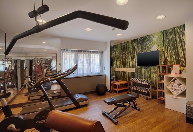 Отель NH Collection Porta Nuova