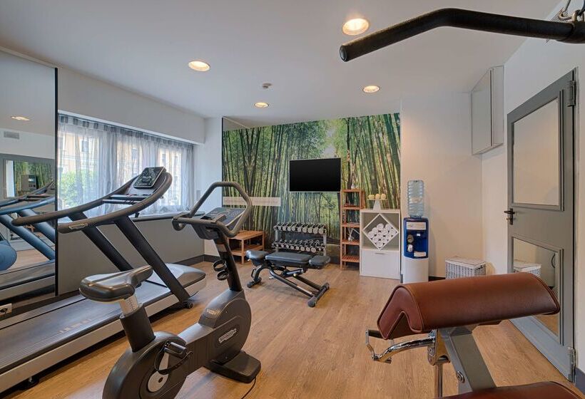 Отель NH Collection Porta Nuova