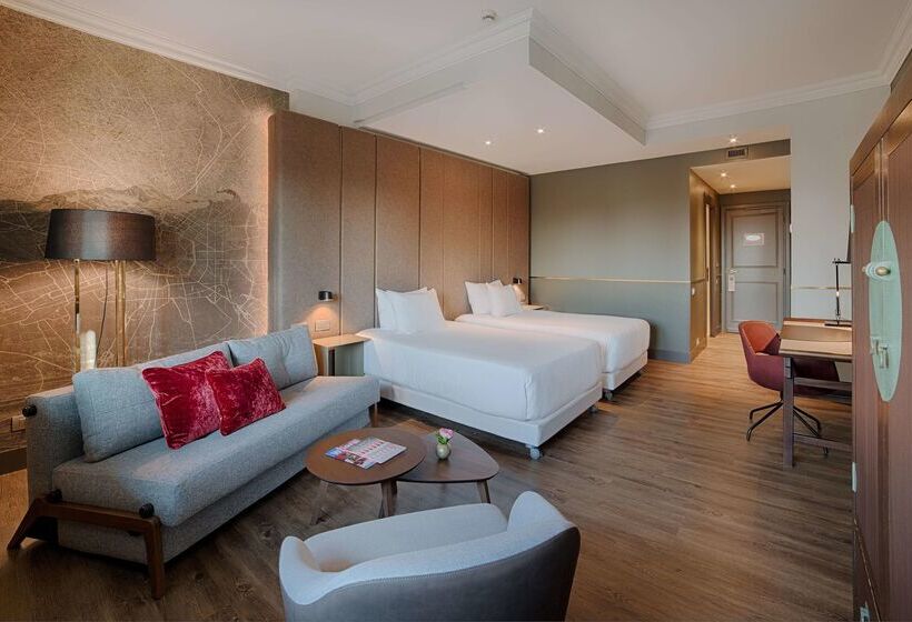 Отель NH Collection Porta Nuova