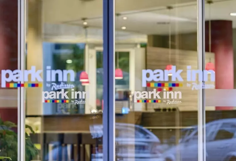 فندق Park Inn By Radisson Dresden
