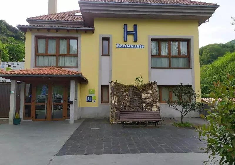 田舎風ホテル Santa Cristina