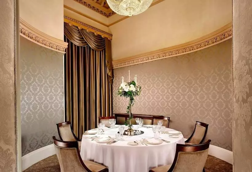 The College Green Dublin Hotel, Autograph Collection