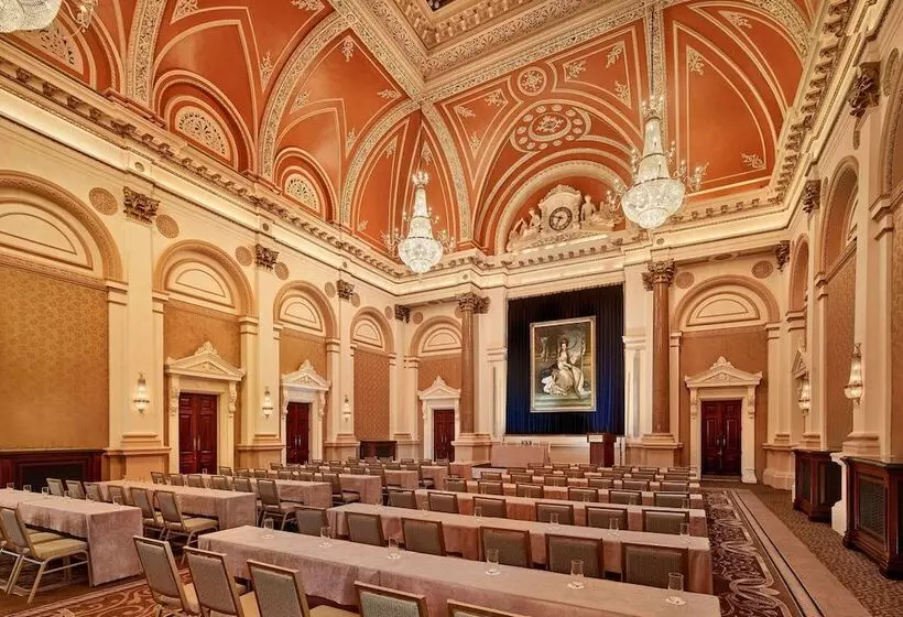 The College Green Dublin Hotel, Autograph Collection