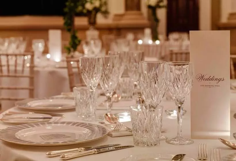 The College Green Dublin Hotel, Autograph Collection