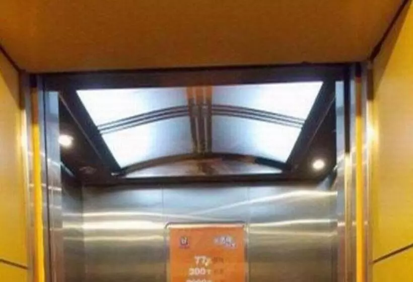 Hotelli 7 Days Inn Chengdu North Railway Metro Station