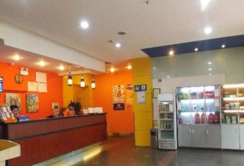 Hotelli 7 Days Inn Chengdu North Railway Metro Station