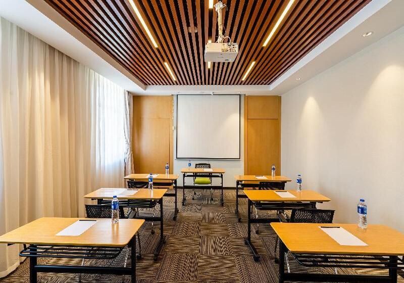 Hotel Holiday Inn Express Litang, An Ihg