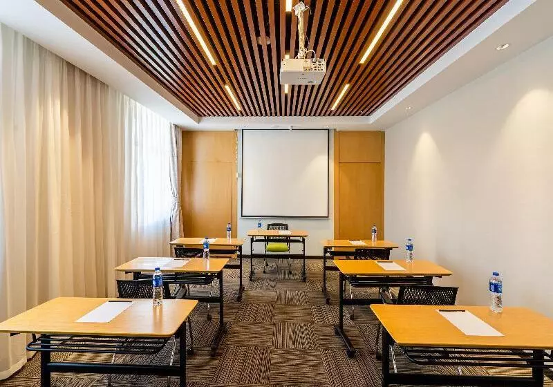 Hotelli Holiday Inn Express Litang, An Ihg