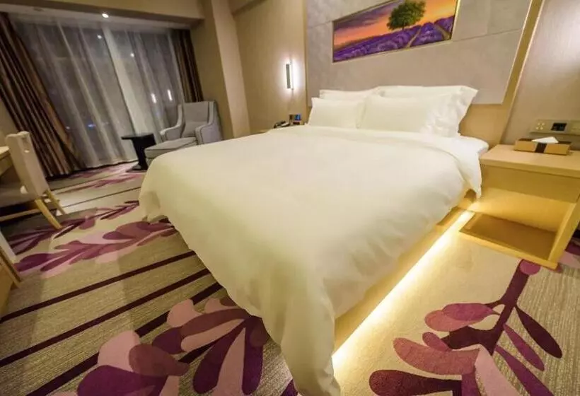 Lavande Hotel Haining Leather City Yintai Branch