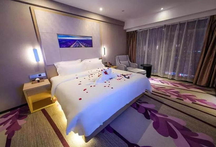 Lavande Hotel Haining Leather City Yintai Branch
