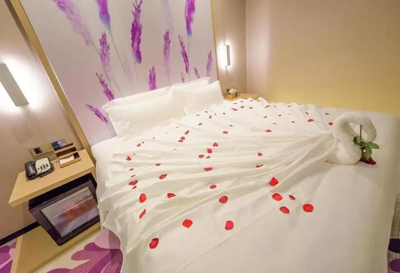 Lavande Hotel Haining Leather City Yintai Branch