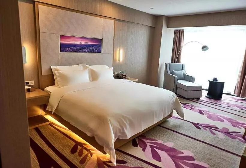 Lavande Hotel Haining Leather City Yintai Branch