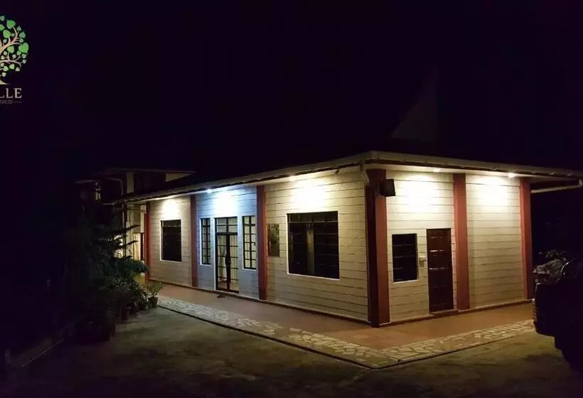ホテル Skyville Zen Resort,kundasang