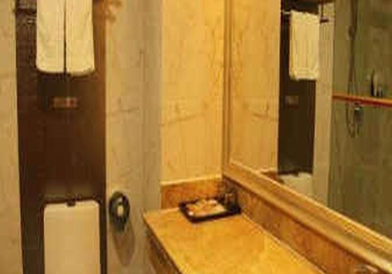 Отель Super 8 By Wyndham Urumqi Airport Ji Chang Bei Qu