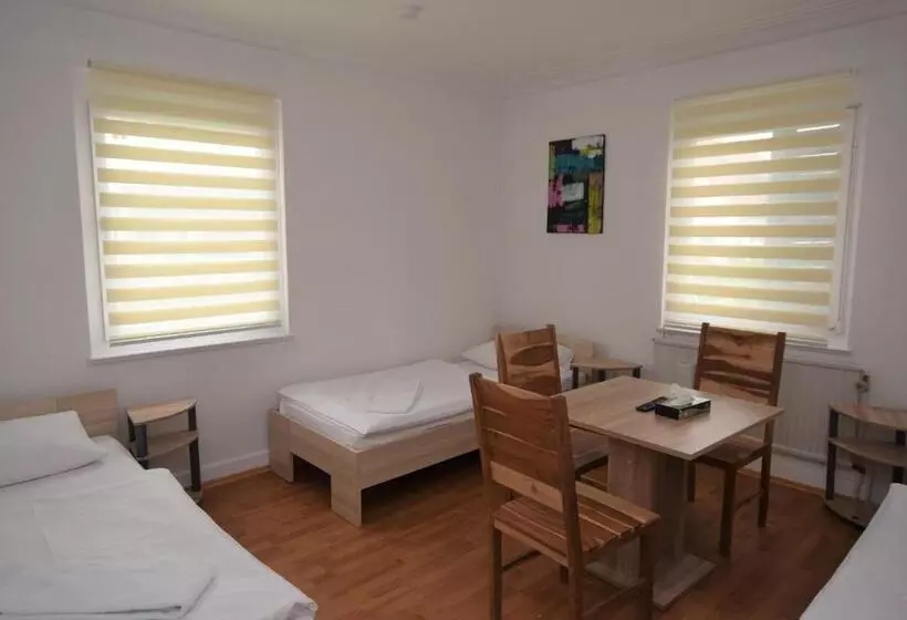 ユースホステル Nürtingen Zimmer