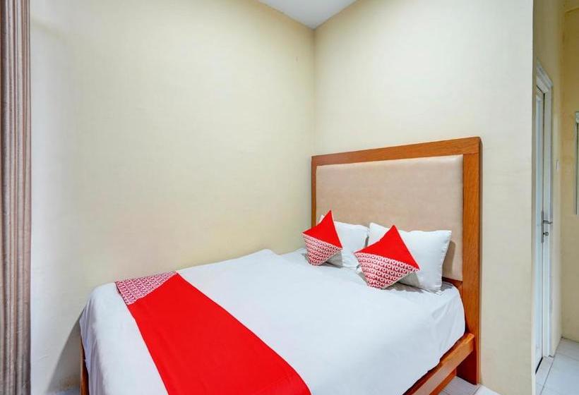Hotel Oyo 3710 Izzi