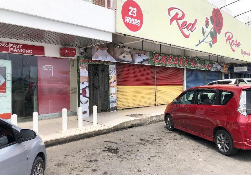 Hotelli Spot On 90077 Cherry's Lodge