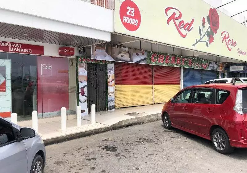 Hotelli Spot On 90077 Cherry's Lodge