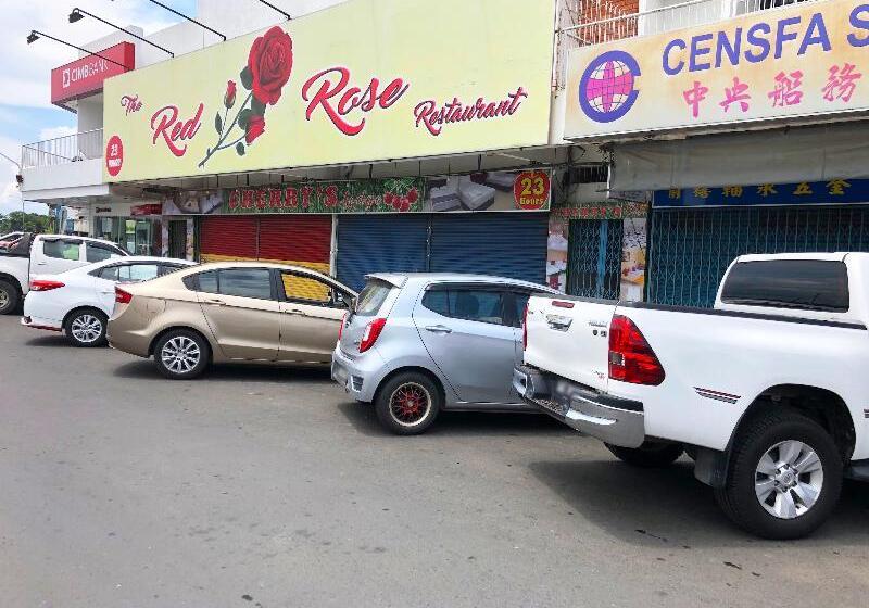 Hotelli Spot On 90077 Cherry's Lodge