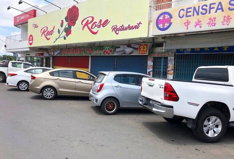 Otel Spot On 90077 Cherry's Lodge