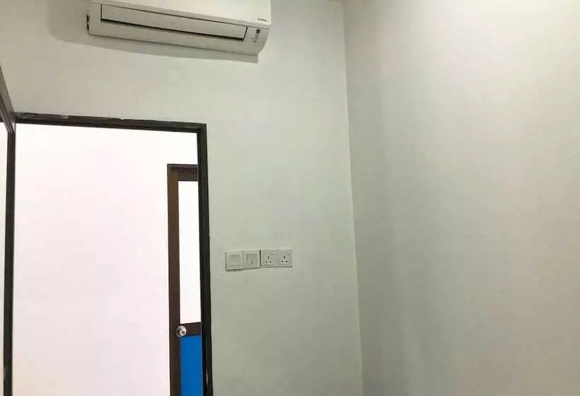 Hotelli Spot On 90077 Cherry's Lodge