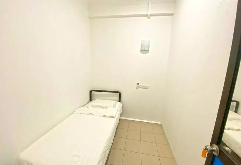 Hotelli Spot On 90077 Cherry's Lodge