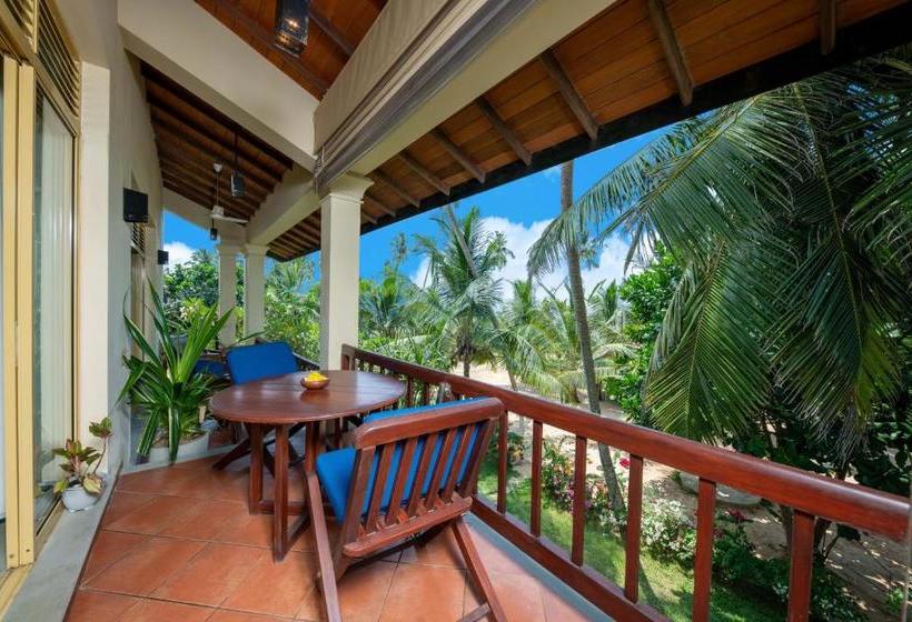 Hotel The Max Wadiya