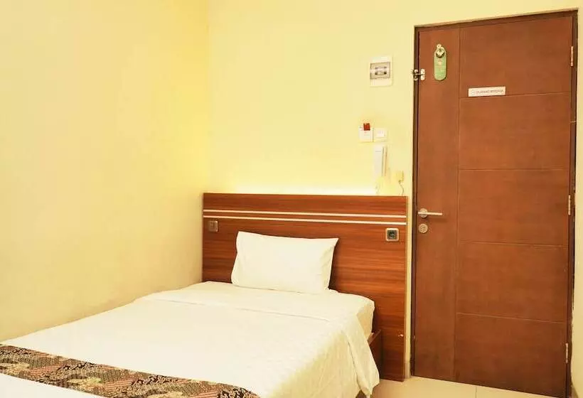 ベッドアンドブレックファースト Gapura Residence Airport Semarang By Sinergi