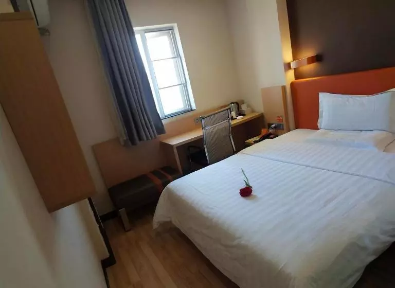 ホテル 7 Days Premium·guiyang South Baoshan Road