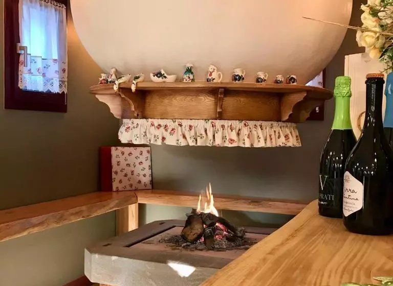 ホテル Agriturismo Casale Ai Prati