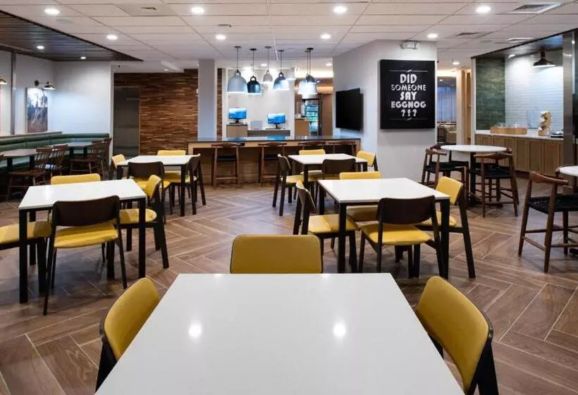 Hotelli Fairfield Inn & Suites By Marriott Charlotte University Research Park