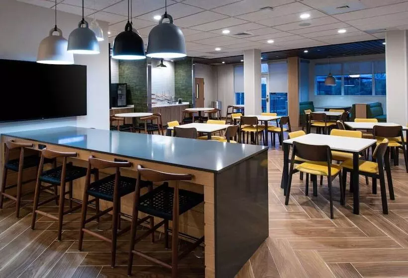 Hotelli Fairfield Inn & Suites By Marriott Charlotte University Research Park