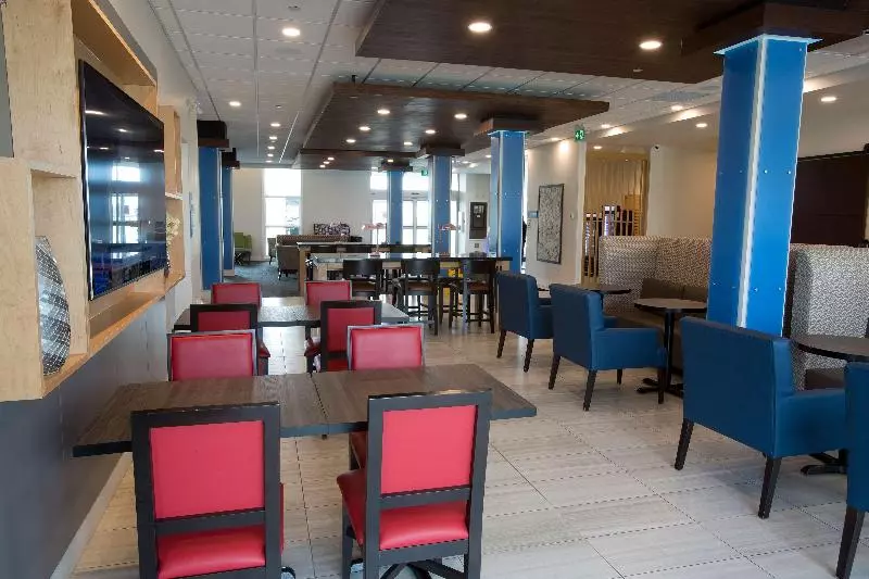ホテル Holiday Inn Express & Suites   Edmonton Sw – Windermere, An Ihg