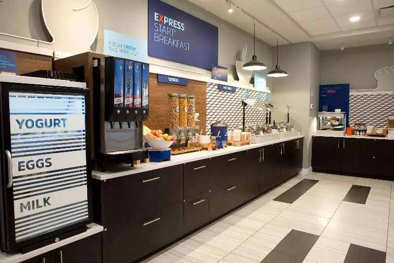 ホテル Holiday Inn Express & Suites   Edmonton Sw – Windermere, An Ihg