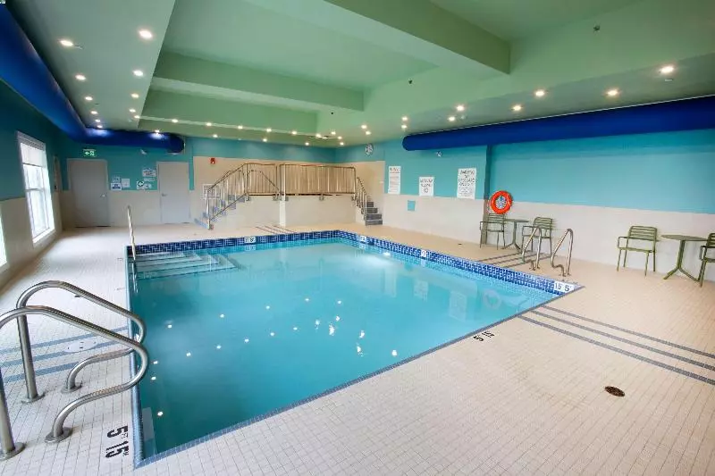ホテル Holiday Inn Express & Suites   Edmonton Sw – Windermere, An Ihg
