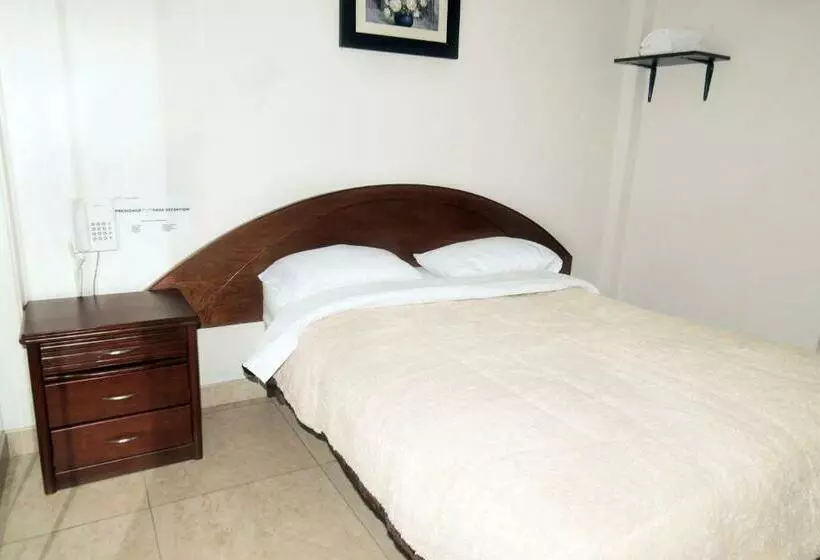 Hotel Hostal Sueños Breña