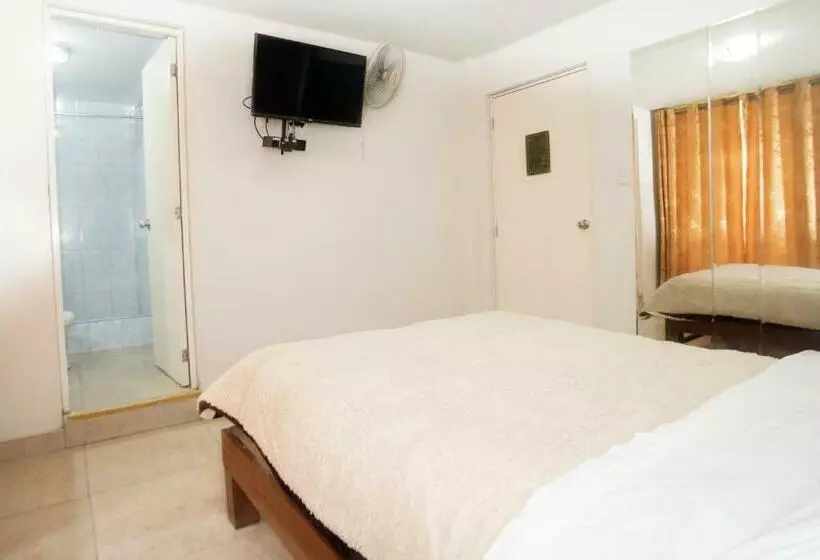 Hotel Hostal Sueños Breña