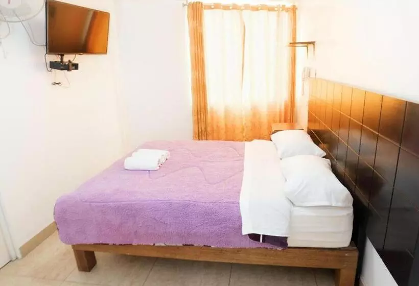 Hotel Hostal Sueños Breña
